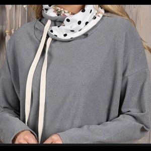 Loose Grey Turtleneck Sweatshirt with string and pocket